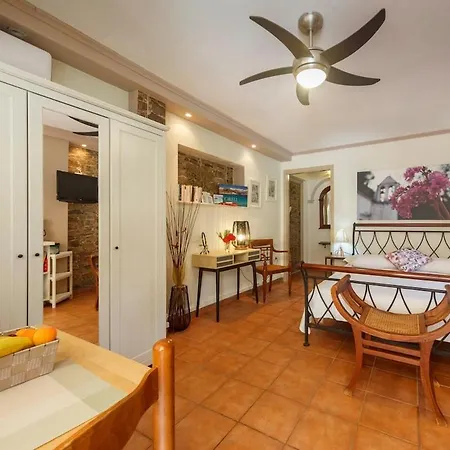 Apartment Kamaritis Villa, Private Studio, Mountain View *