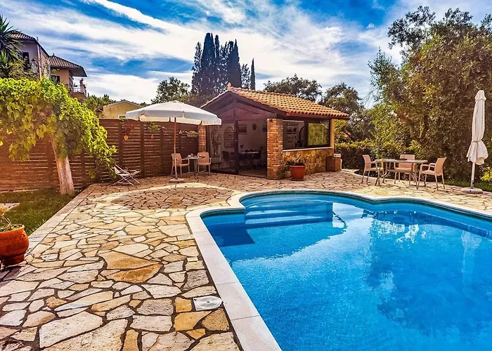 Kamaritis Villa, Private Studio, Mountain View Apartment *