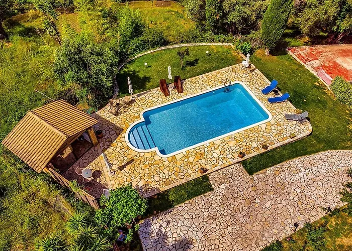 Kamaritis Villa, Private Studio, Mountain View Apartment *