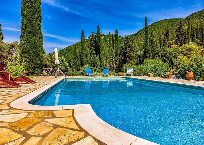 Kamaritis Villa, Private Studio, Mountain View Apartment
